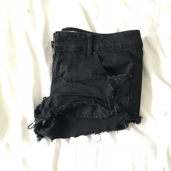 Urban Outfitters Refuge Black Distressed Cutoffs - Picture 2 of 4
